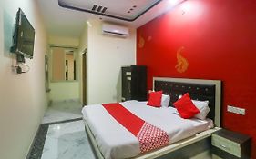 Prabhakar Palace 3*